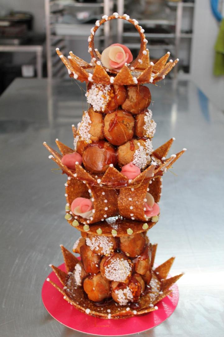 Piece Montée à étages https://www.lagateriecevenole.com/