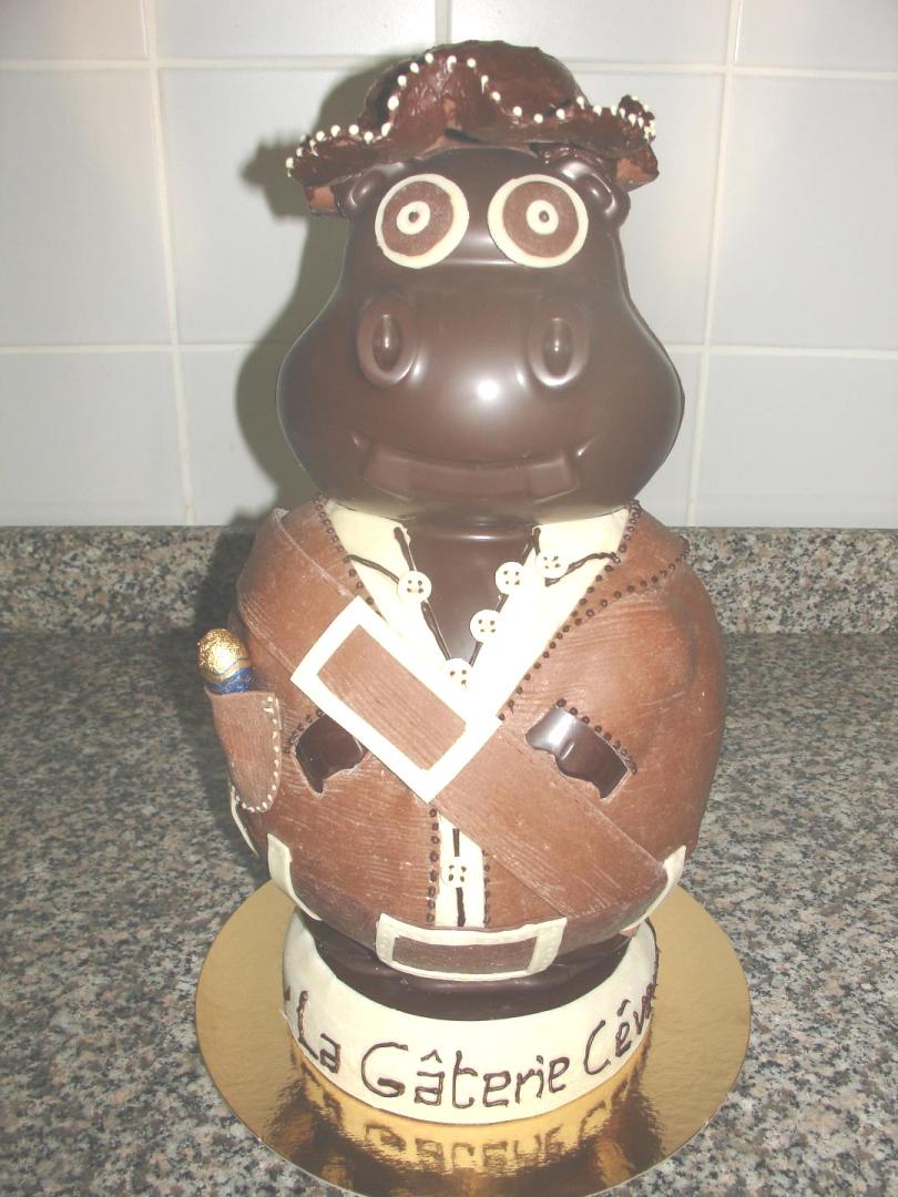 HIPPOPOTAME tout en chocolat https://www.lagateriecevenole.com/