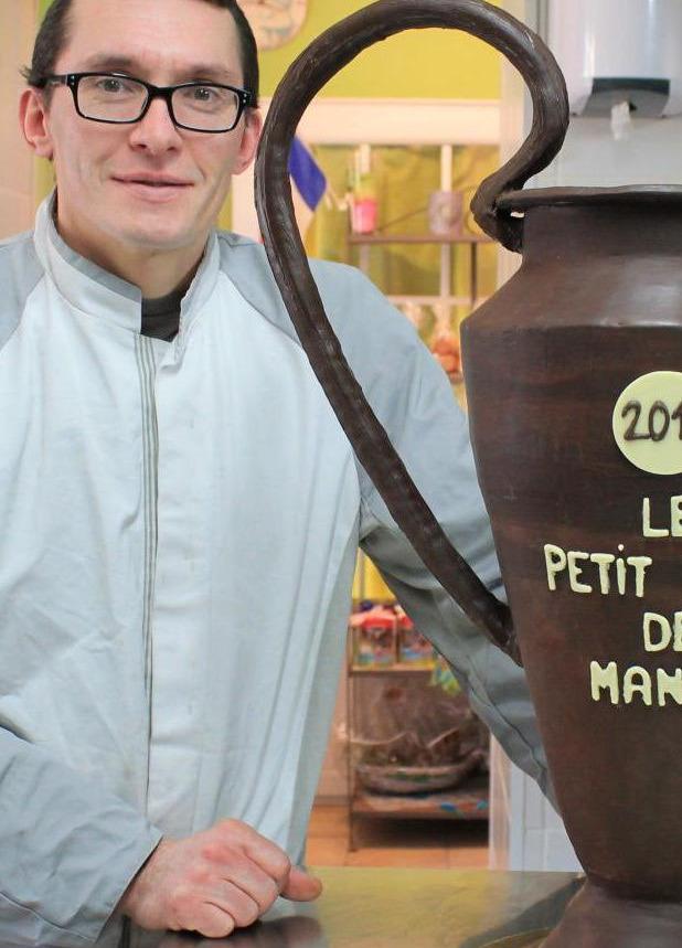 Coupe de l'UEFA en chocolat https://www.lagateriecevenole.com/