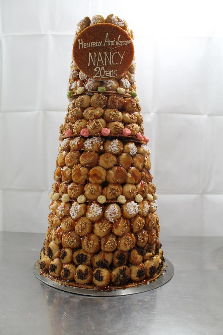 Pièce Montée Cône https://www.lagateriecevenole.com/